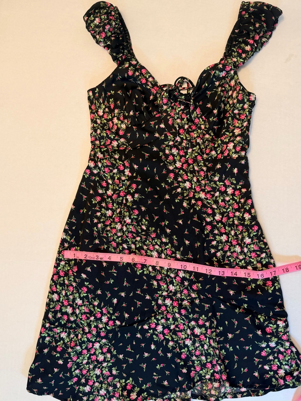 Francesca's Olivia Asymmetrical Floral tie-front neckline puffed sleeves Mini S - Picture 7 of 9